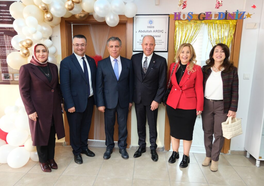 Yenilemesini yaptığımız “Abdullah Ardıç Kütüphanesi” Artık Öğrencilere Hizmet Verecek.